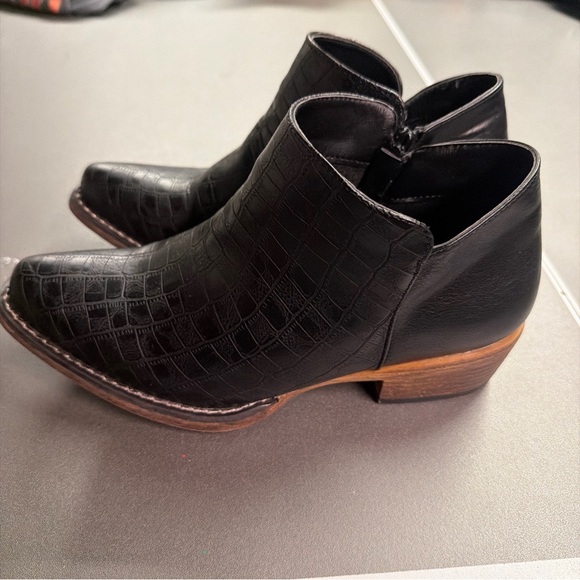 Roper Sofia Caiman Ankle Booties, Side Zip, Women's Size 7.5, Great condition - Picture 5 of 8